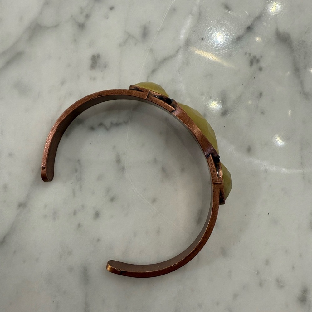 ❤️SOLD❤️ Copper Bracelet Cuff White Acrylic Cabochon Signed - Picture 8 of 8